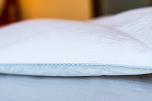 KRÓLEWSKA KOŁDRA PUCHOWA ROYAL 5 GWIAZDEK 140x200 BIAŁA