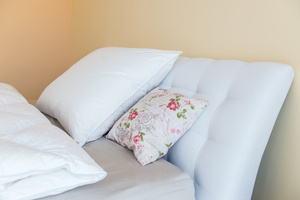 KRÓLEWSKA PODUSZKA PUCHOWA ROYAL 5 GWIAZDEK 70x80 WYSOKA BIAŁA